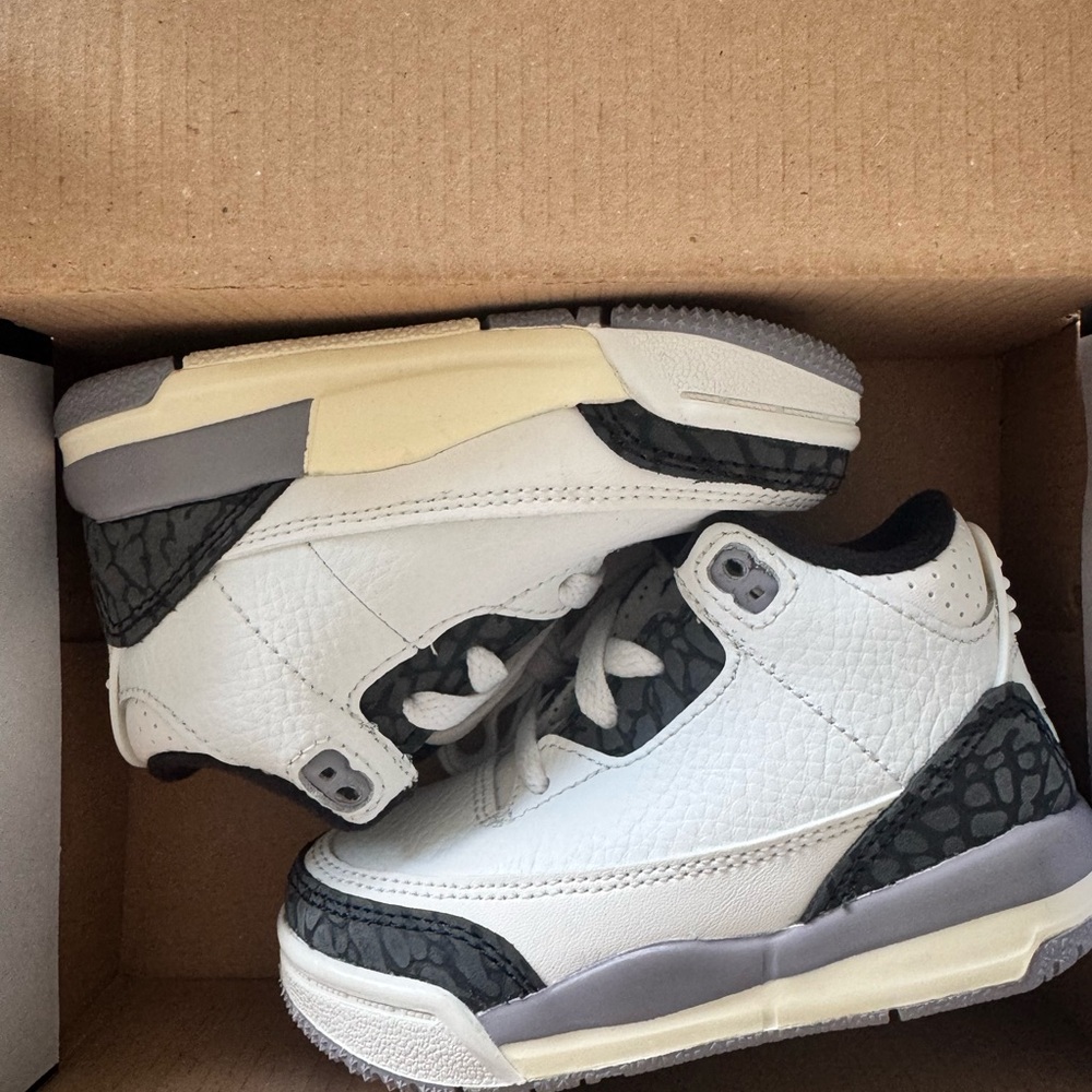 Jordan 3 Retro Sneakers White and Gray Retro-Style Athletic Shoes